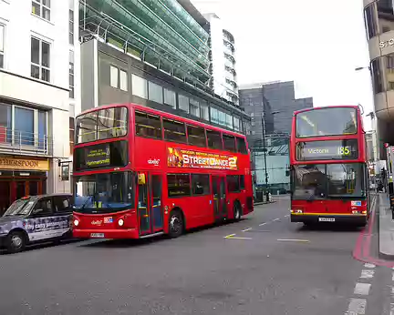 PXL121 Et enfin les bus londoniens !
